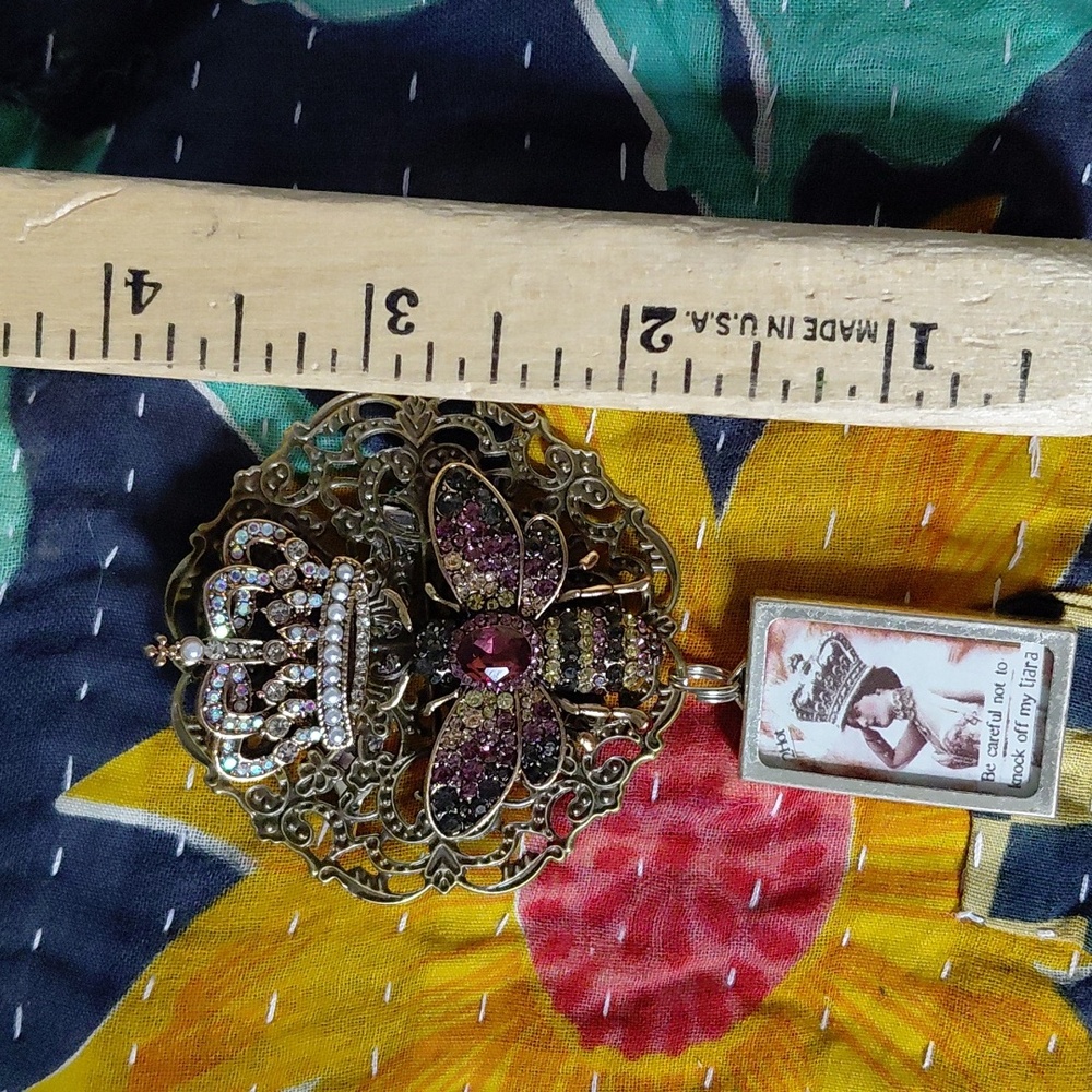 Artisan QUEEN BEE Brooch - Picture 6 of 6